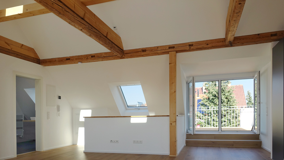 alles super hell Dachgeschosswohnung Fellbach