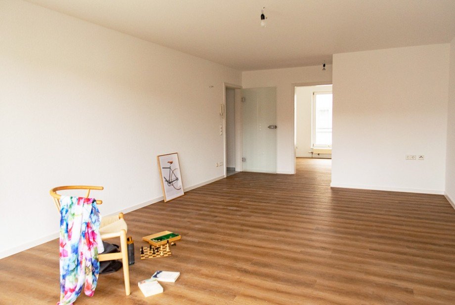 Blick vom Balkon in den Wohnbereich Etagenwohnung Esslingen