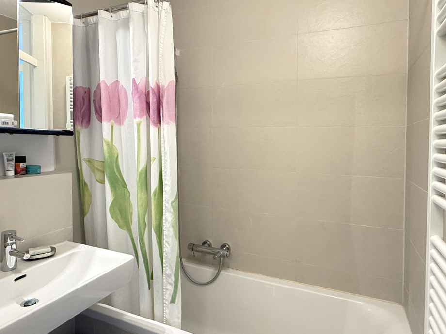 OG Bad Nr. 2 mit Badewanne Maisonettewohnung Esslingen-Gr�ne H�fe