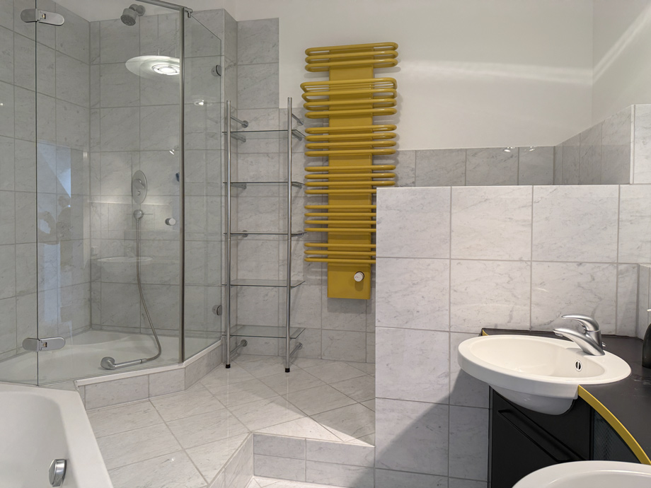 gro�es Bad Dachgeschosswohnung Ostfildern-Scharnhauser Park