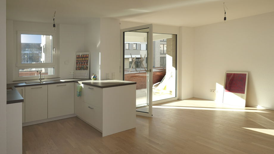 sonniges Wohnzimmer Erdgeschosswohnung Esslingen-Hohenkreuz