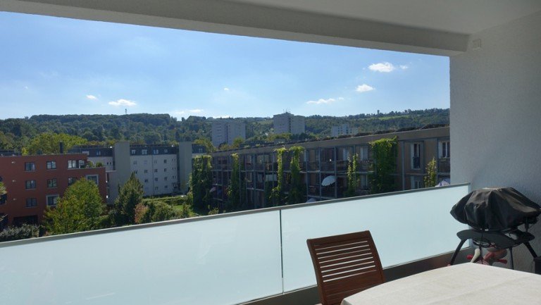 S�dbalkon mit Aussicht Esslingen-Gr�ne H�fe Etagenwohnung Hochwertig - ruhig - gro�er, �berdachter S�d-Balkon mit Aussicht - Gr�ne H�fe