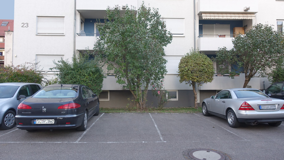 Stellplatz vor dem Haus Etagenwohnung Esslingen-Mettingen