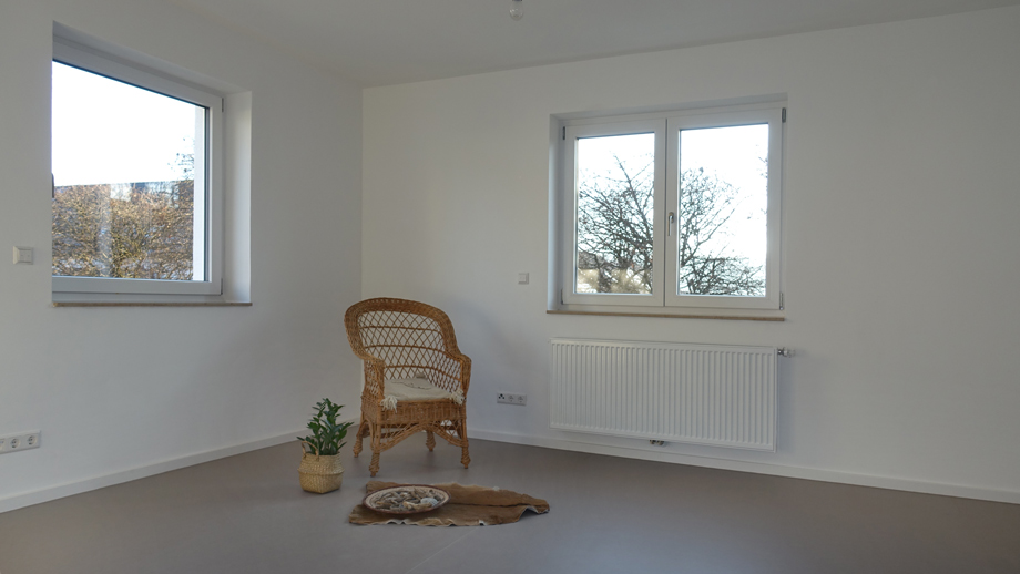 OG Wohn-/Schlafraum mit 2 Fenstern Doppelhaush�lfte Esslingen-Gartenstadt