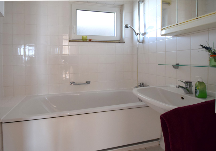Badezimmer mit Fenster Etagenwohnung Stuttgart
