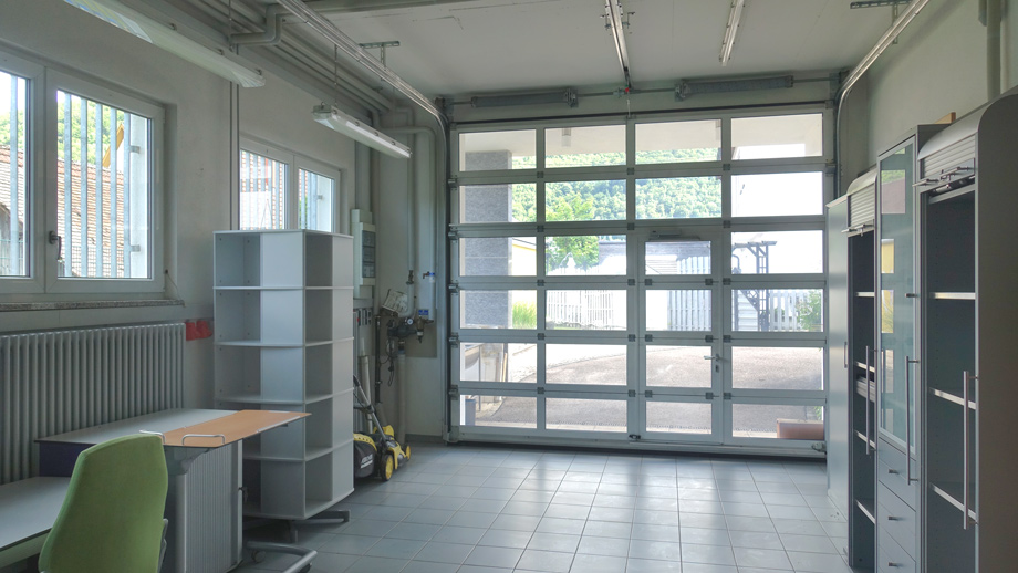 Gro�garage derzeit als B�ro Einfamilienhaus M�hlhausen im T�le