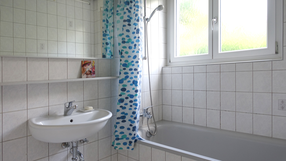 Bad mit Wanne Etagenwohnung Esslingen-Lerchen�cker