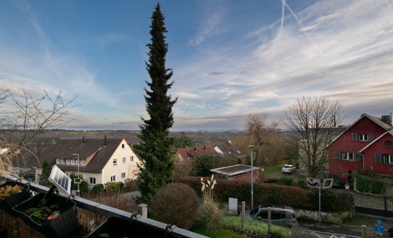 grandiose Aussichtslage Baltmannsweiler Erdgeschosswohnung 3 Zimmerwohnung mit aussichtsreichem Balkon