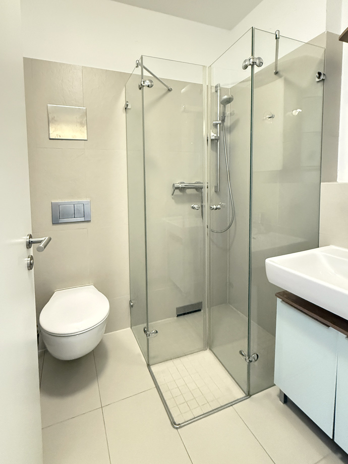 OG Bad Nr. 1 mit Dusche Maisonettewohnung Esslingen-Gr�ne H�fe