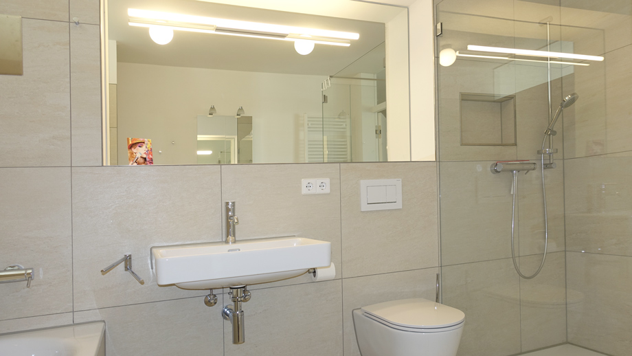 gro�es Bad Etagenwohnung Esslingen-Pliensauvorstadt- Gr�ne H�fe