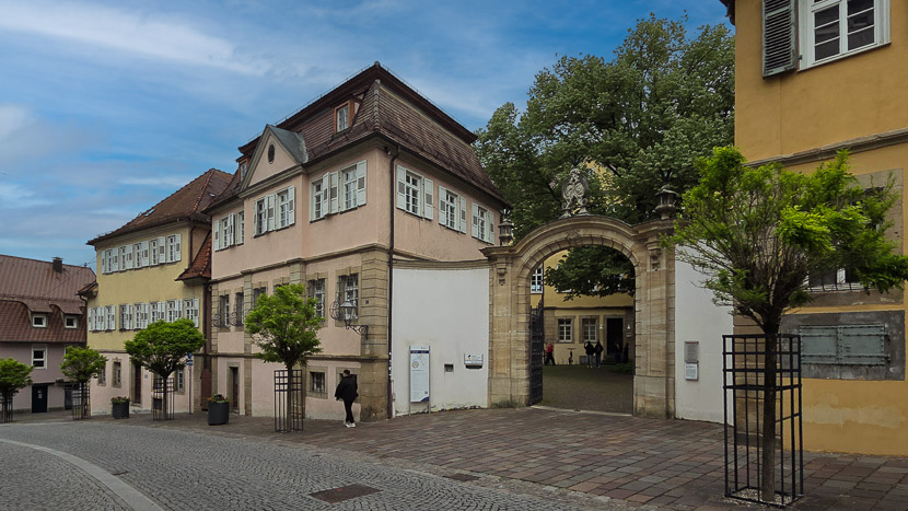 Hochschule HfWU in unmittelbarer N�he Dachgeschosswohnung N�rtingen