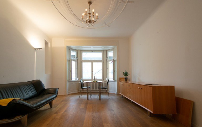 gro�z�giger Wohnbereich Stuttgart Etagenwohnung Schicke Altbauwohnung im Stuttgarter WESTEN