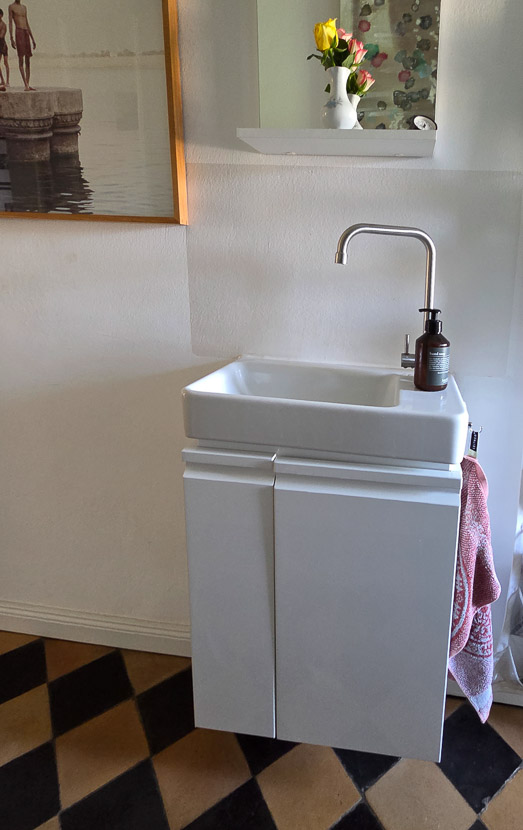 Fu�boden original - Mobiliar modern Dachgeschosswohnung G�ppingen