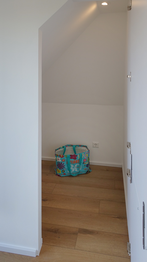 Abstellraum neben K�che Dachgeschosswohnung Fellbach