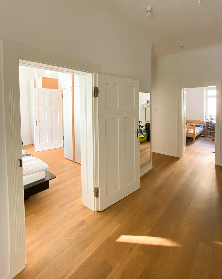 ger�umiger Flur Etagenwohnung Stuttgart