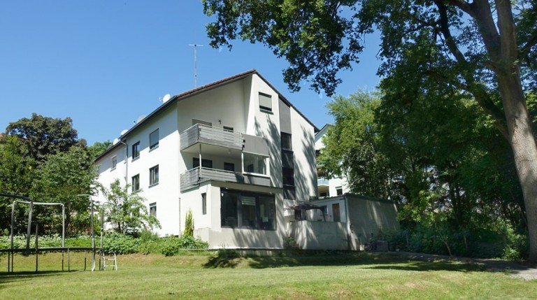 Esslingen-Oberesslingen Haus Sch�ner und gro�z�giger Wohnen : ruhige Lage � herrlicher Garten � komplett saniert
